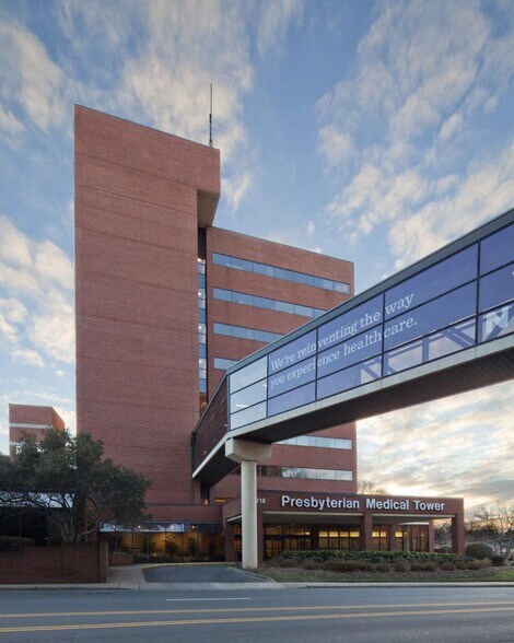 1718 E 4th St, Charlotte, NC à louer - Photo de l’immeuble – Image 2 sur 4