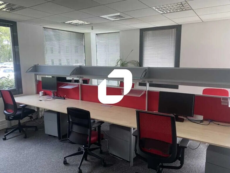 Bureau dans Mérignac à louer - Photo de l’immeuble – Image 2 sur 7