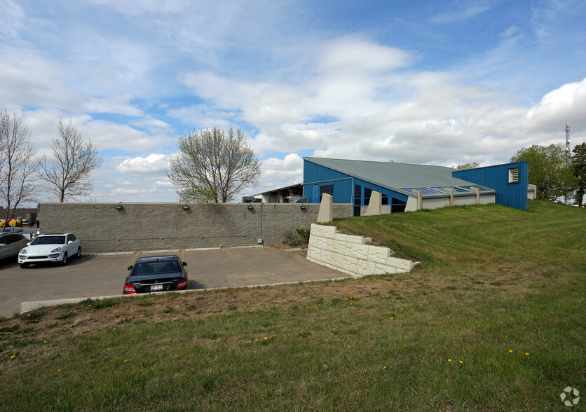 9304 39th Ave NW, Edmonton, AB à louer - Photo principale – Image 1 sur 2