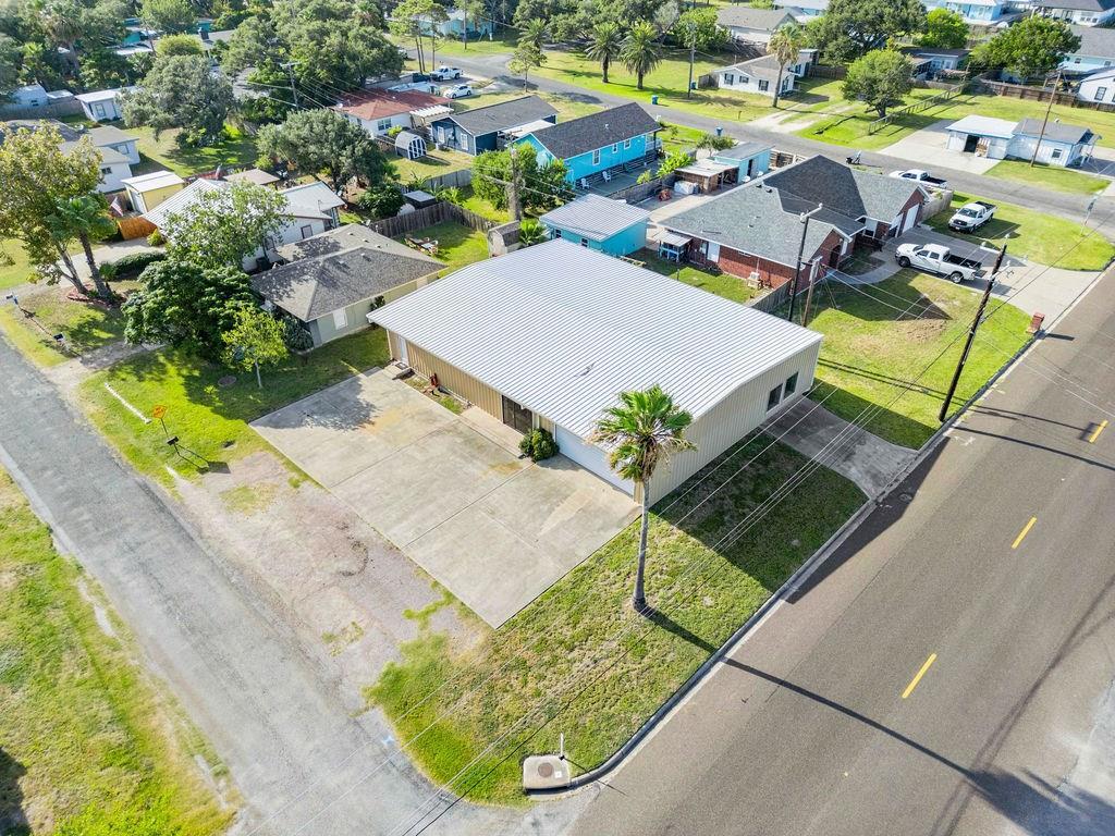 724 Rowan St, Rockport, TX à vendre Photo principale– Image 1 sur 23