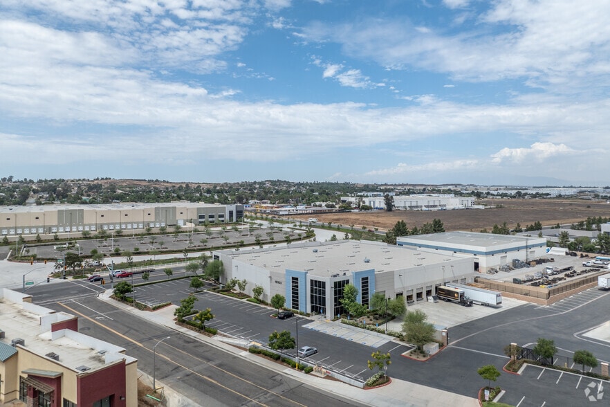 19103 Messenia Ln, Perris, CA à louer - Aérien – Image 3 sur 4