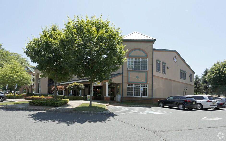 340 State Route 34 S, Colts Neck, NJ à louer - Photo de l’immeuble – Image 2 sur 4