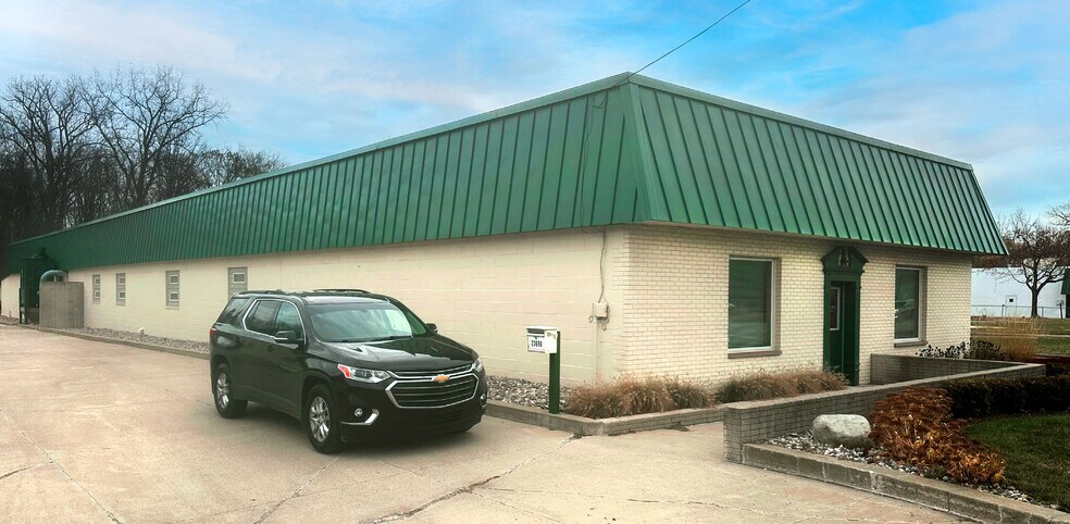 23690 Telegraph Rd, Southfield, MI à louer - Photo de l’immeuble – Image 3 sur 8