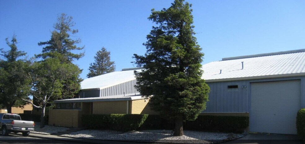 25 Dodie St, San Rafael, CA à vendre - Photo de l’immeuble – Image 2 sur 3