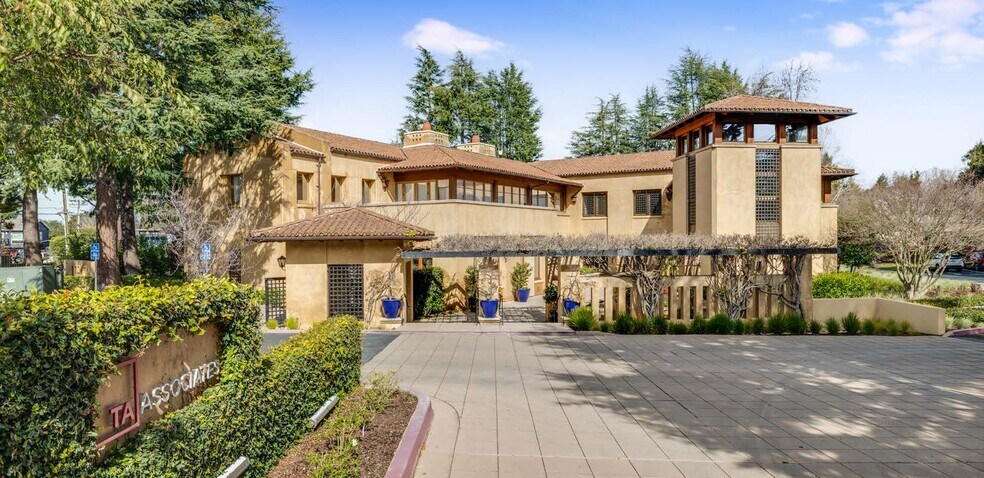 64 Willow Pl, Menlo Park, CA à louer - Photo de l’immeuble – Image 3 sur 6