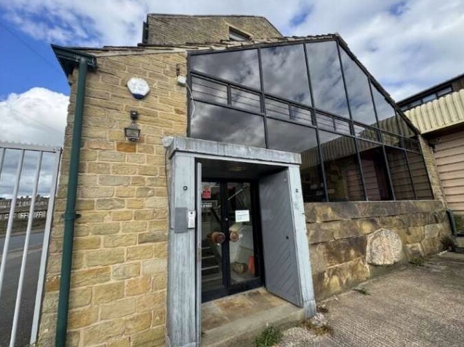 Tanyard Rd, Huddersfield à louer - Photo de l’immeuble – Image 2 sur 2