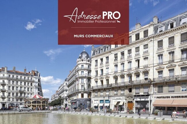 Plus de détails pour Local commercial à vendre