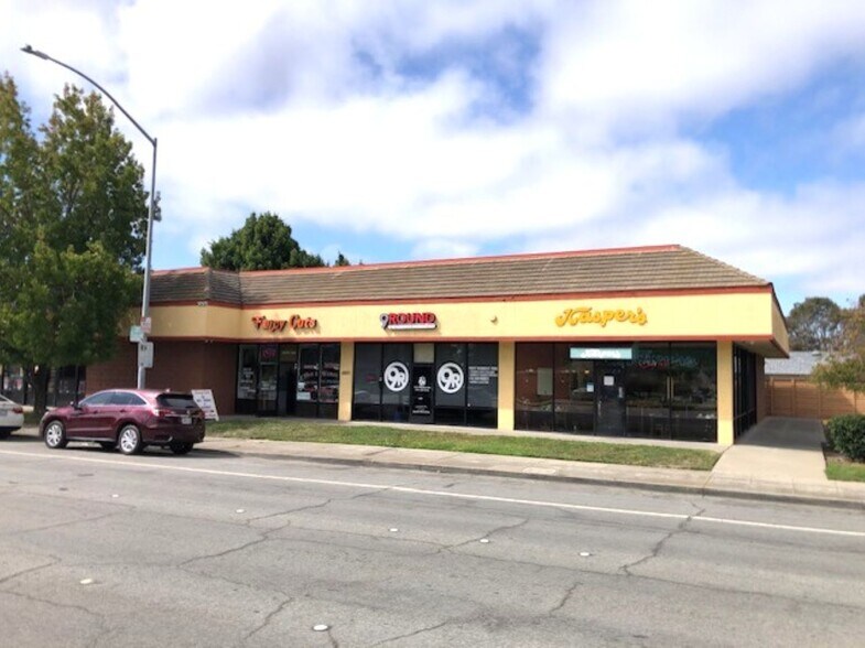 15251 Hesperian Blvd, San Leandro, CA à louer - Photo de l’immeuble – Image 3 sur 5