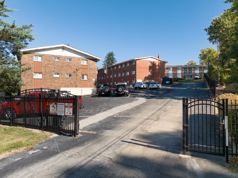 4318 Walker Ln, Saint Louis, MO à vendre - Photo de l’immeuble – Image 3 sur 18
