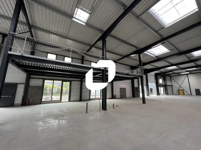 Local d’activités dans Seclin à louer - Photo de l’immeuble – Image 3 sur 7