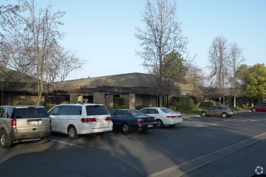 3134 Willow Ave, Clovis, CA à vendre - Photo de l’immeuble – Image 3 sur 6