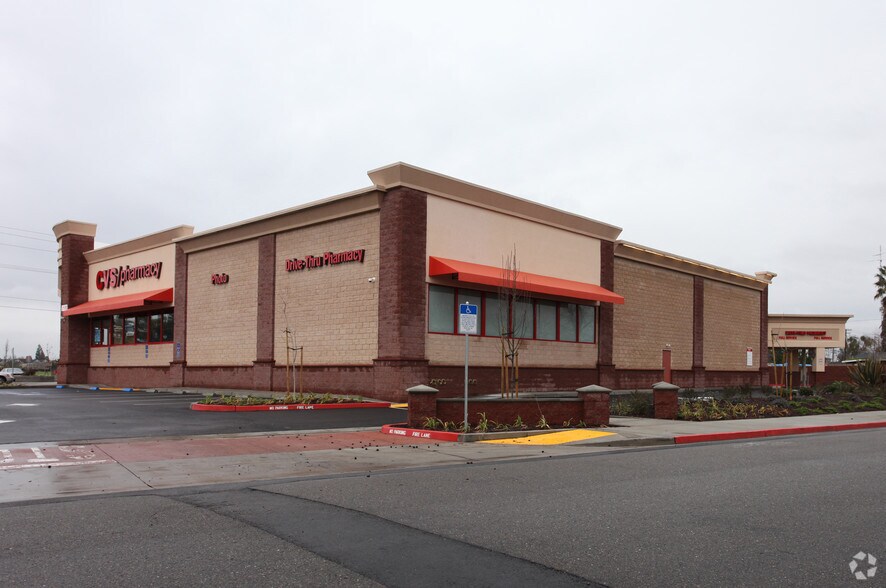 3100-3102 Geer Rd, Turlock, CA à louer - Photo de l’immeuble – Image 2 sur 6