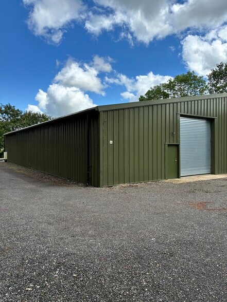 Manor Farm Rd, Buckingham à louer - Photo de l’immeuble – Image 2 sur 2