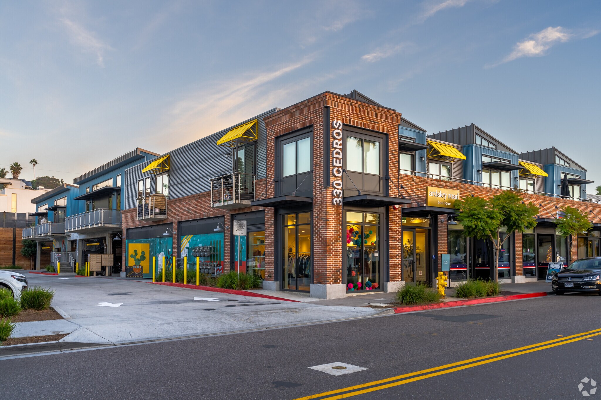 330 S Cedros Ave, Solana Beach, CA à louer Photo principale– Image 1 sur 85