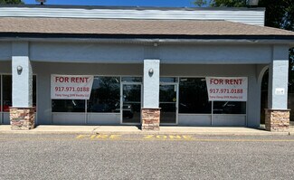 Plus de détails pour 17 Semon Rd, Huntington, NY - Local commercial à louer