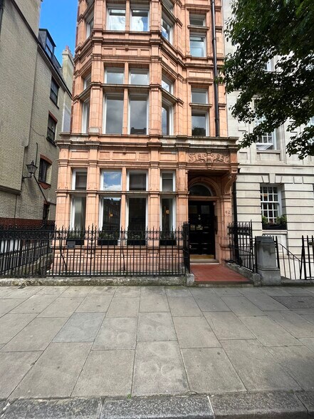 42 Harley St, Londres à louer - Photo de l’immeuble – Image 3 sur 8