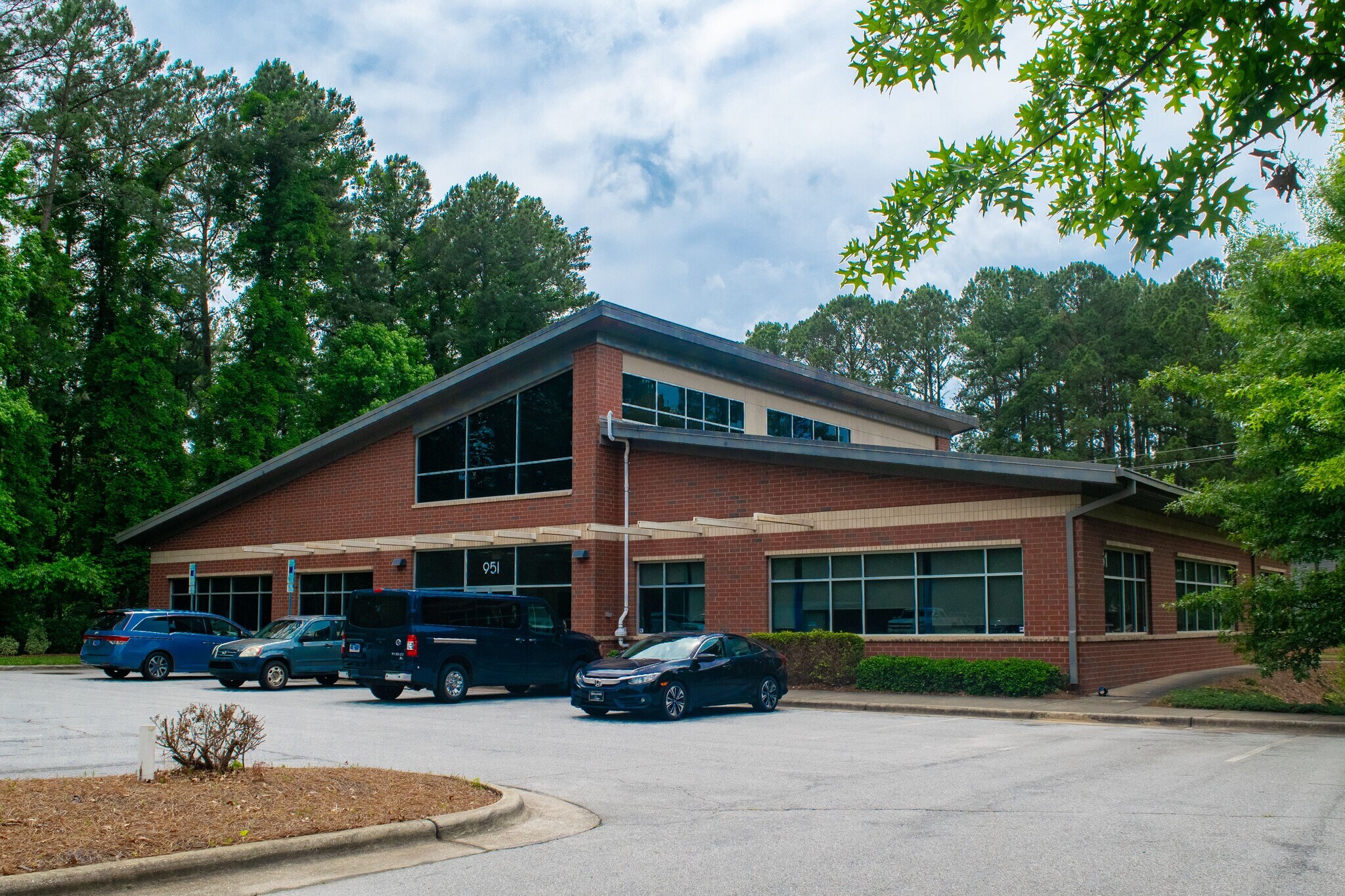 951 Heather Park Dr, Garner, NC à louer Photo de l’immeuble– Image 1 sur 34