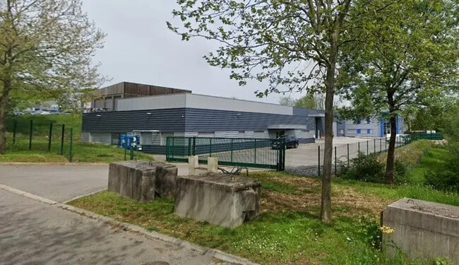 Plus de détails pour Local d’activités à vendre