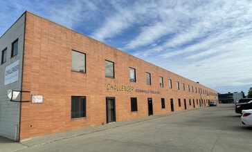 9712-9732 54th Ave NW, Edmonton, AB à louer Photo de l’immeuble– Image 1 sur 1