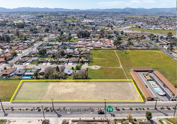 420 N Ramona Blvd, San Jacinto, CA à vendre - Aérien – Image 2 sur 13