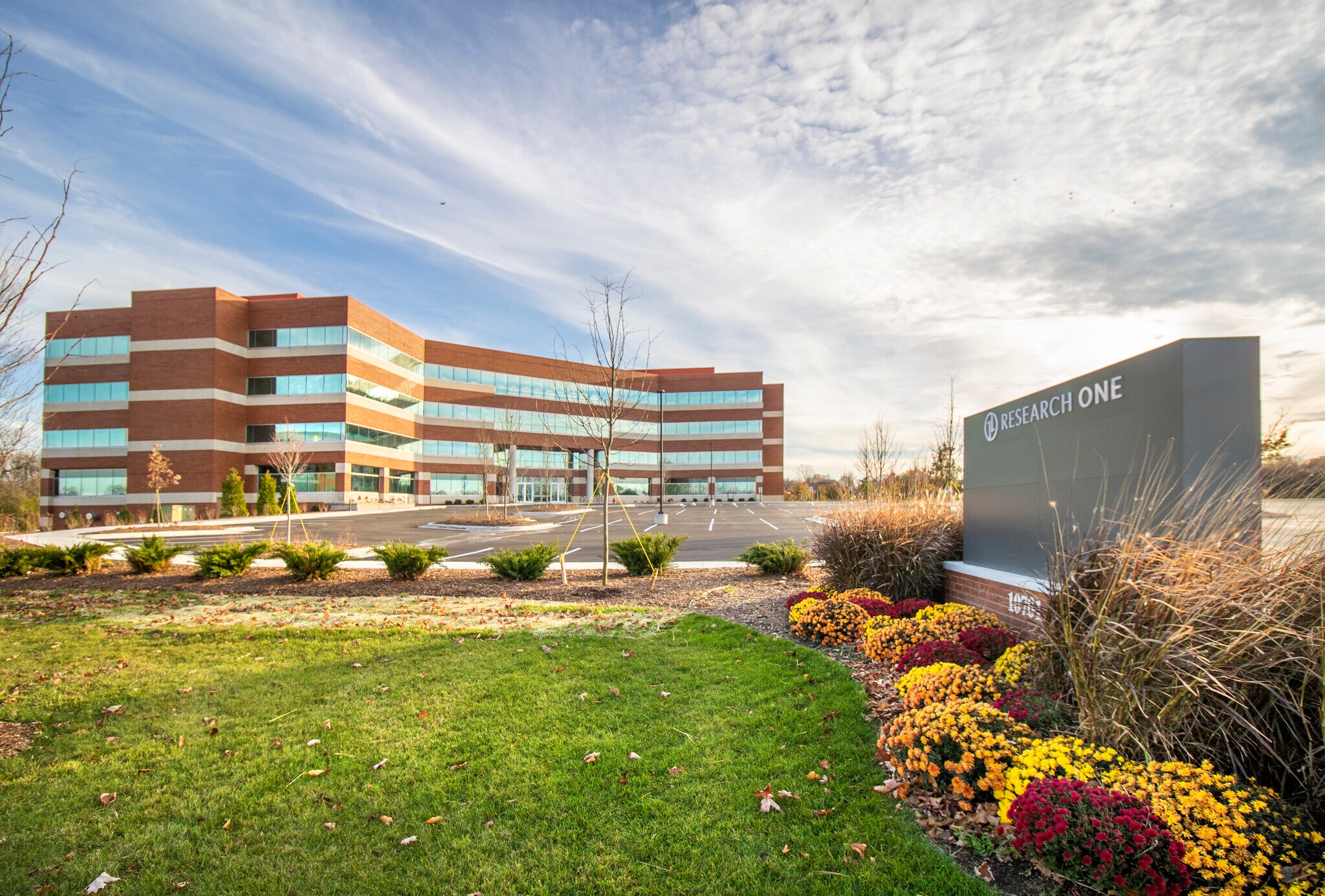 10701 W Research Dr, Wauwatosa, WI à louer Photo principale– Image 1 sur 14