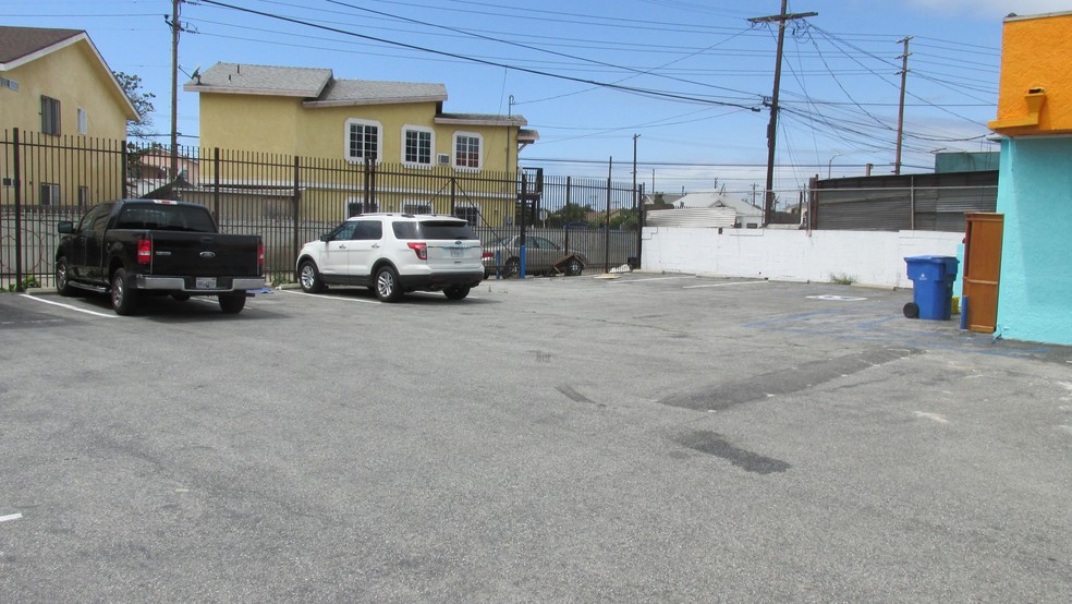 9223 S Central Ave, Los Angeles, CA à vendre - Photo de l’immeuble – Image 2 sur 10
