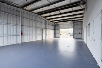 7715-7723 Ellis Rd, West Melbourne, FL à louer Photo intérieure– Image 1 sur 4