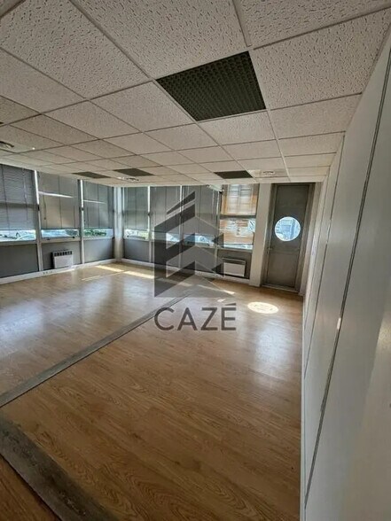 Bureau dans Bordeaux à louer - Photo de l’immeuble – Image 1 sur 7