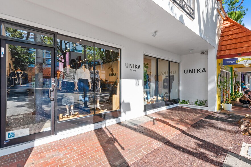 3432 Main Hwy, Miami, FL à louer - Photo de l’immeuble – Image 2 sur 8