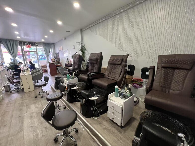 4401-4423 Kissena Blvd, Flushing, NY à louer - Photo intérieure – Image 3 sur 8