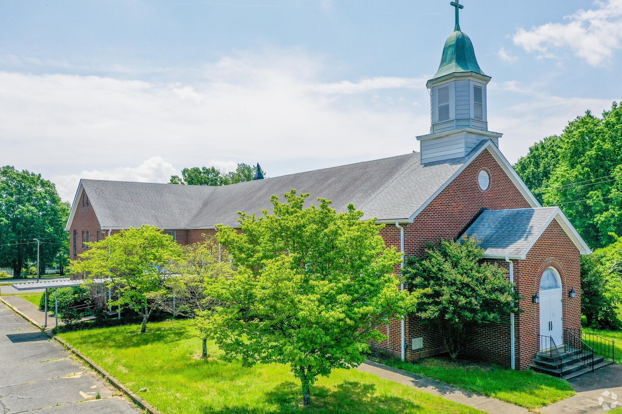 830 Church St, Kings Mountain, NC à louer Photo principale– Image 1 sur 46
