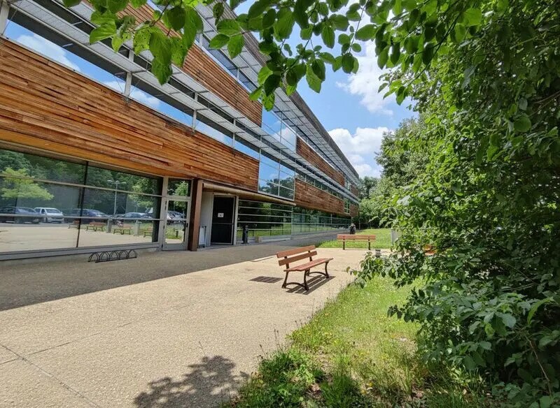 Bureau dans Boigny-sur-Bionne à louer Photo de l’immeuble– Image 1 sur 12