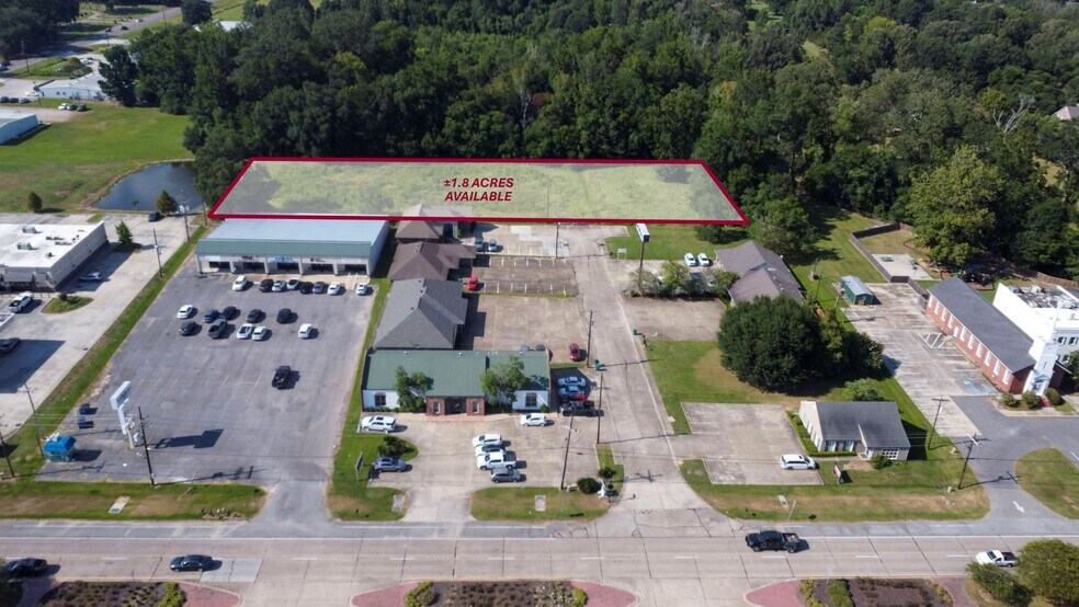 Waywood Dr, Zachary, LA à vendre - Photo principale – Image 1 sur 5