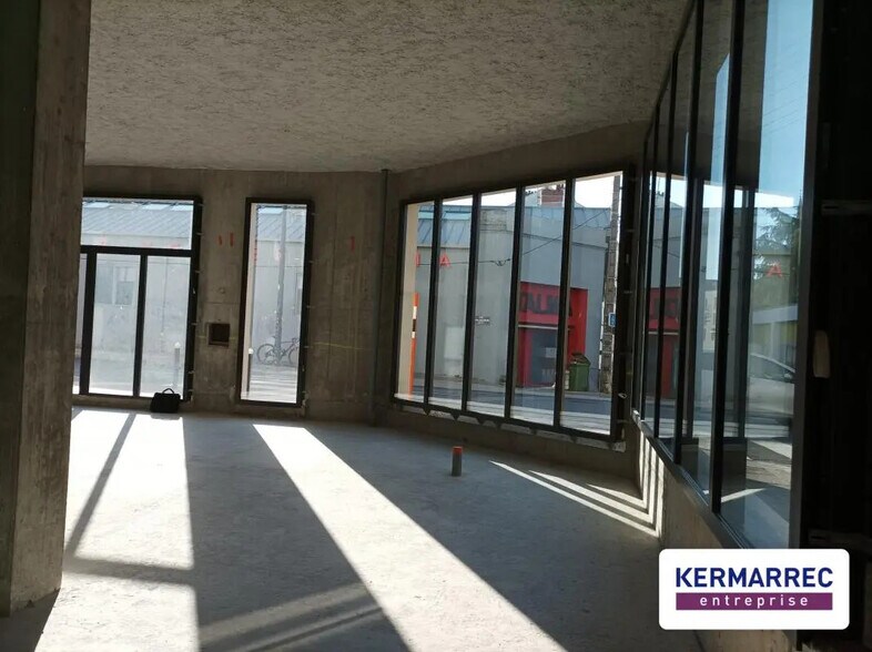 Local commercial dans Nantes à louer - Photo de l’immeuble – Image 3 sur 4