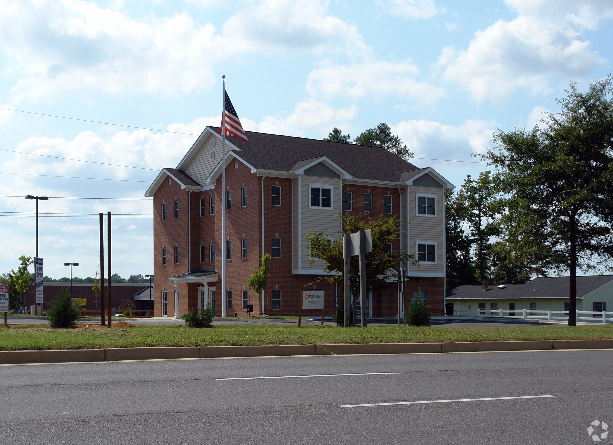 23077 Three Notch Rd, California, MD à vendre Photo principale– Image 1 sur 32