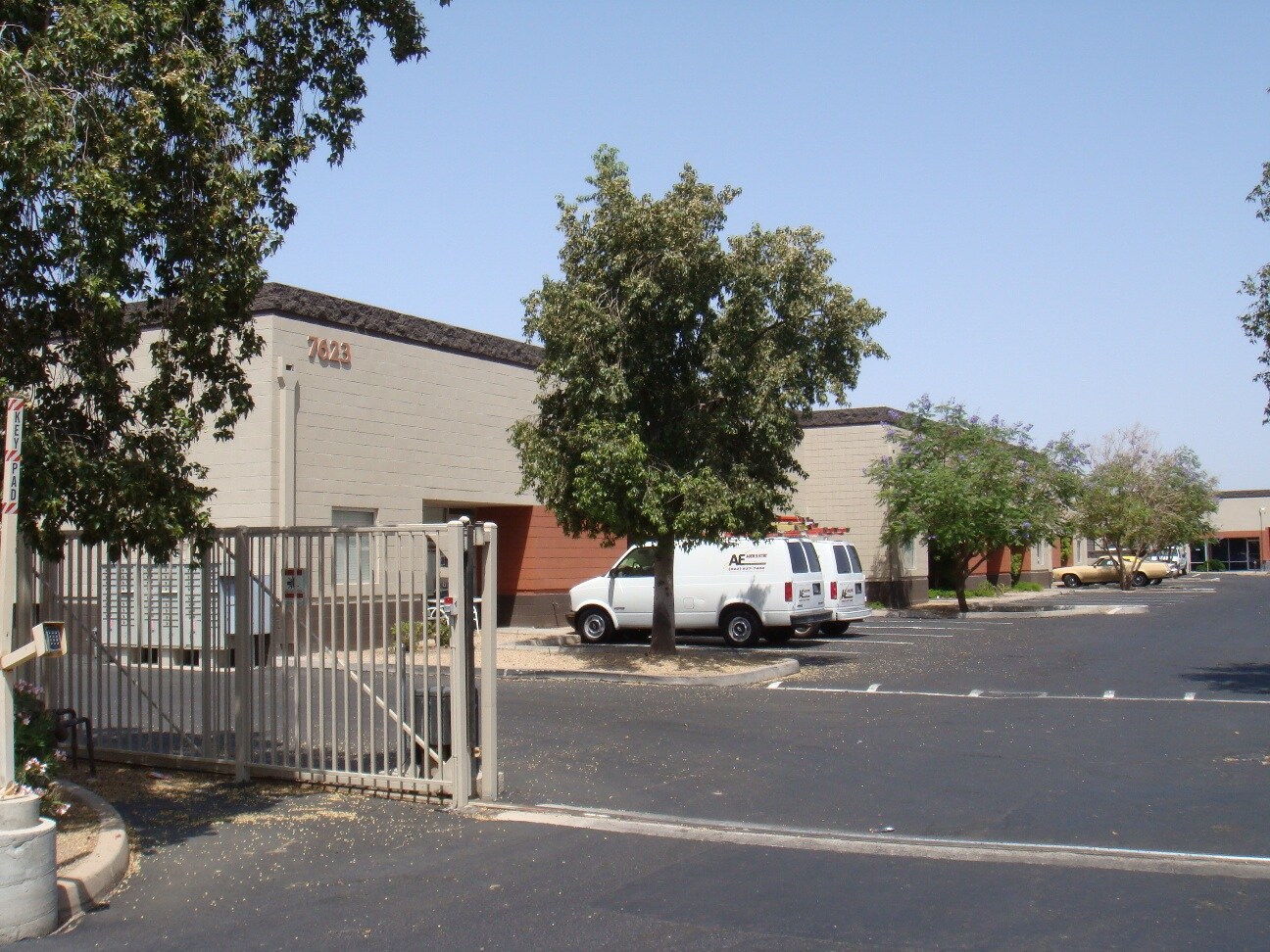 7623 N 67th Ave, Glendale, AZ à louer Photo principale– Image 1 sur 6