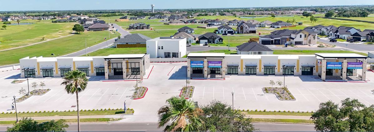 2708 Los Lagos Drive dr, Edinburg, TX à louer Photo de l’immeuble– Image 1 sur 9