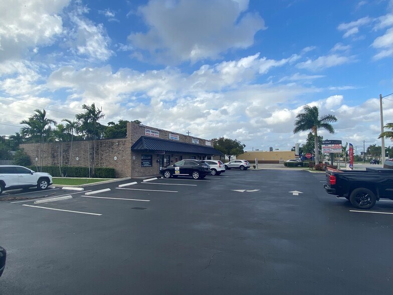3451-3481 N Andrews Ave, Oakland Park, FL à vendre - Photo de l’immeuble – Image 3 sur 3