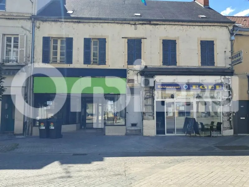 Local d'activités dans Montluçon à vendre Photo de l’immeuble– Image 1 sur 10