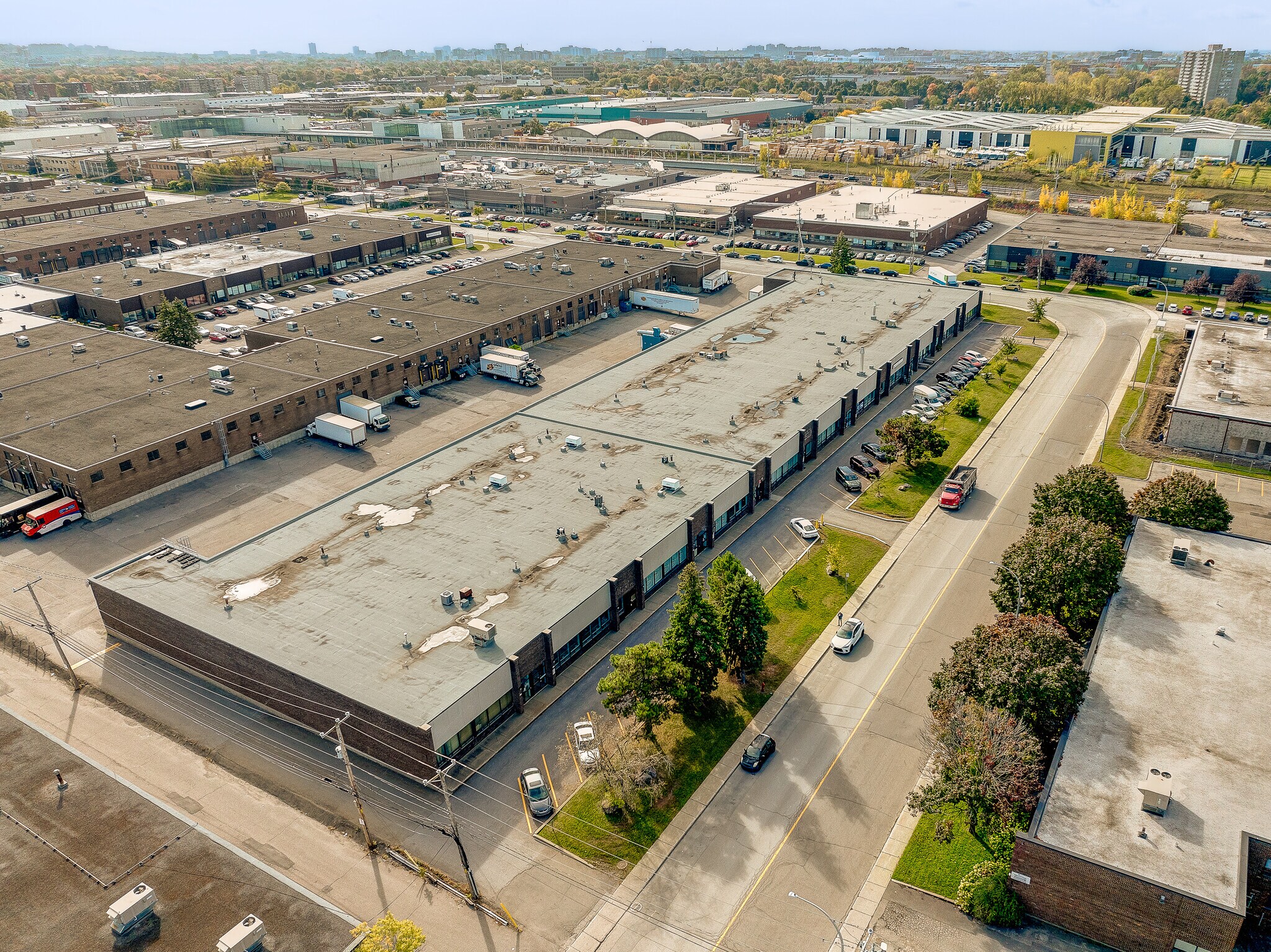 604-678 Rue Deslauriers, Montréal, QC à louer Photo de l’immeuble– Image 1 sur 15