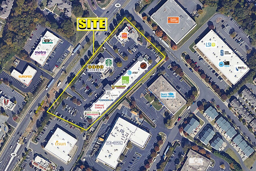 8943 S Tryon St, Charlotte, NC à louer - Photo principale – Image 1 sur 3