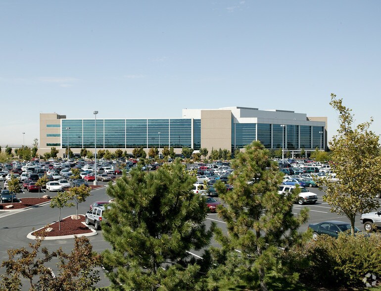 2500 LakePark Blvd, West Valley, UT à louer - Photo de l’immeuble – Image 2 sur 29