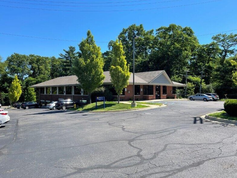 1974 N Huron River Dr, Ypsilanti, MI à louer - Photo de l’immeuble – Image 2 sur 6