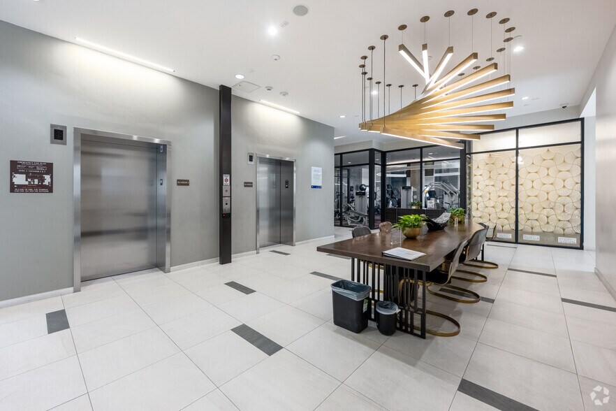 1200 S Grand Ave, Los Angeles, CA à louer - Hall d’entrée – Image 3 sur 39