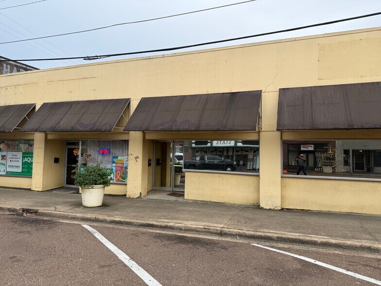 219-225 State St, Mccomb, MS à louer - Photo principale – Image 1 sur 6
