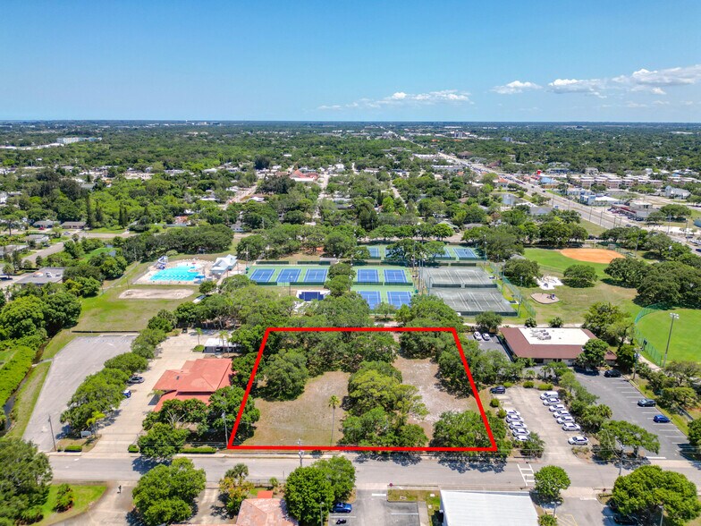 107 Silver Palm Ave, Melbourne, FL à vendre - Photo de l’immeuble – Image 3 sur 7