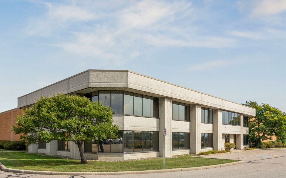 5610 Timberlea Blvd, Mississauga, ON à louer - Photo de l’immeuble – Image 2 sur 3