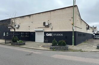 Fountayne Rd, Londres à louer Photo de l’immeuble– Image 1 sur 2