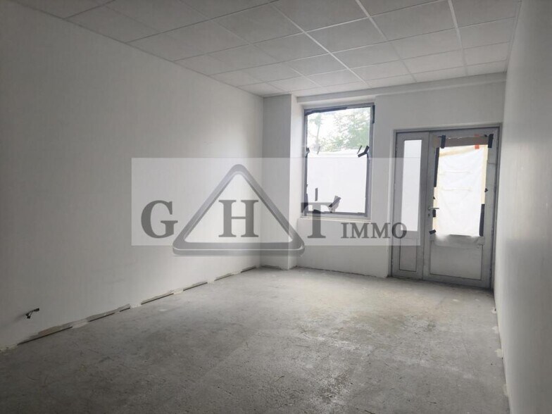 Local commercial dans Charenton-le-Pont à vendre - Photo intérieure – Image 2 sur 5