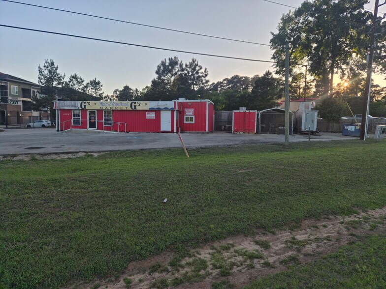 4897 W Davis St, Conroe, TX à vendre - Photo de l’immeuble – Image 3 sur 7